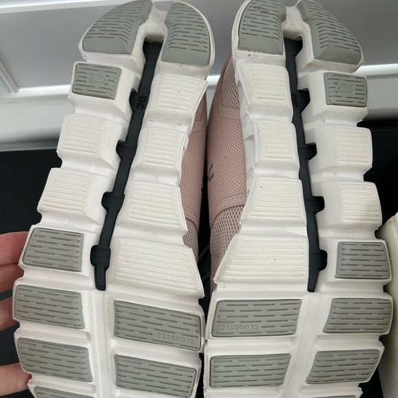 On Women's Cloud 5 Tennis Shoes, Shell/White, 9.5, Shell White🔥NO Offers🔥 - Picture 6 of 7